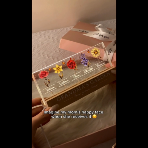 Grandma's Garden Of Grandkids Birth Month Flowers Personalized LED Night Light, Heartfelt Gift For Grandma, Mum