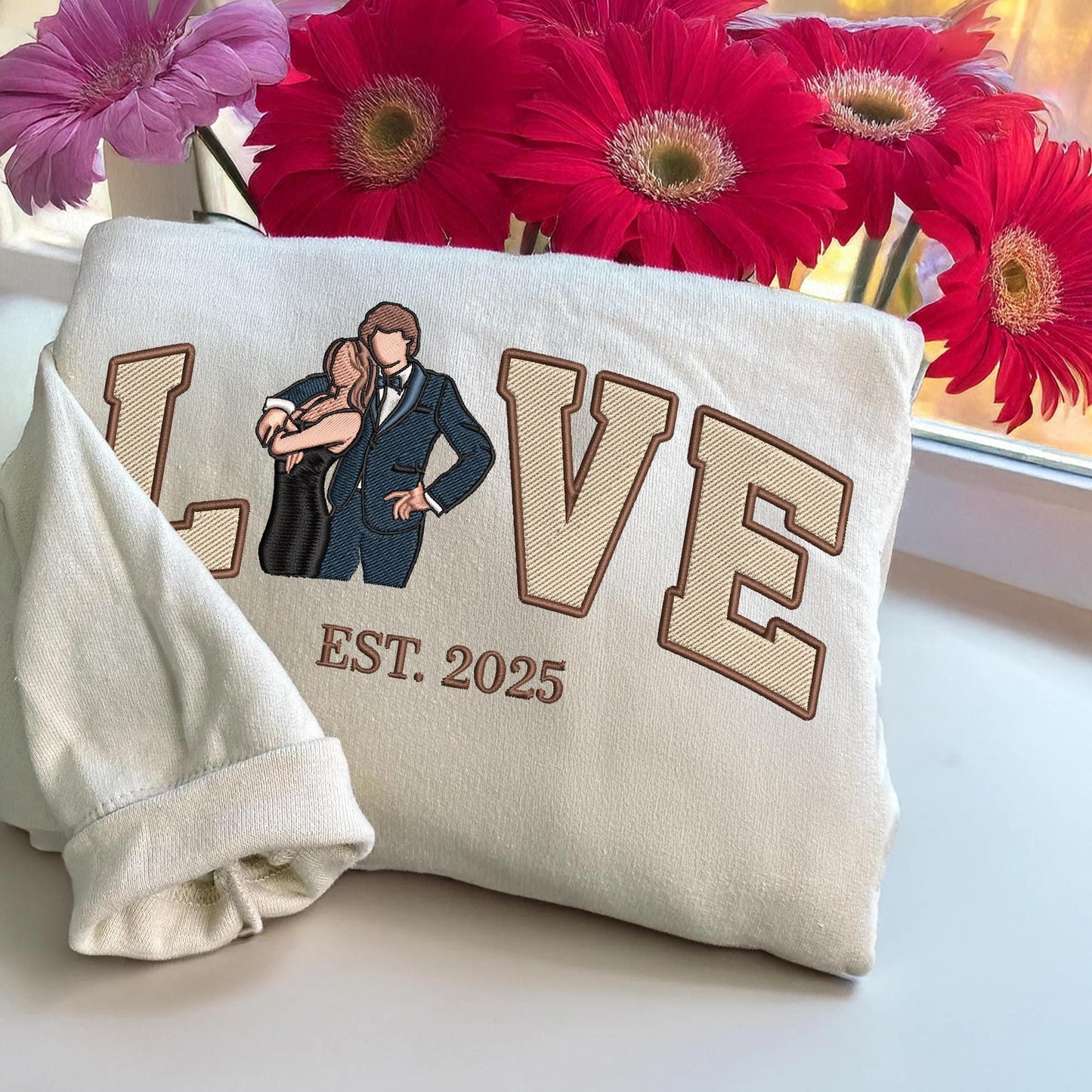 Loversdovey Personalized Embroidered Photo Couple LOVE Est Year Crewneck/Hoodie/T-shirt
