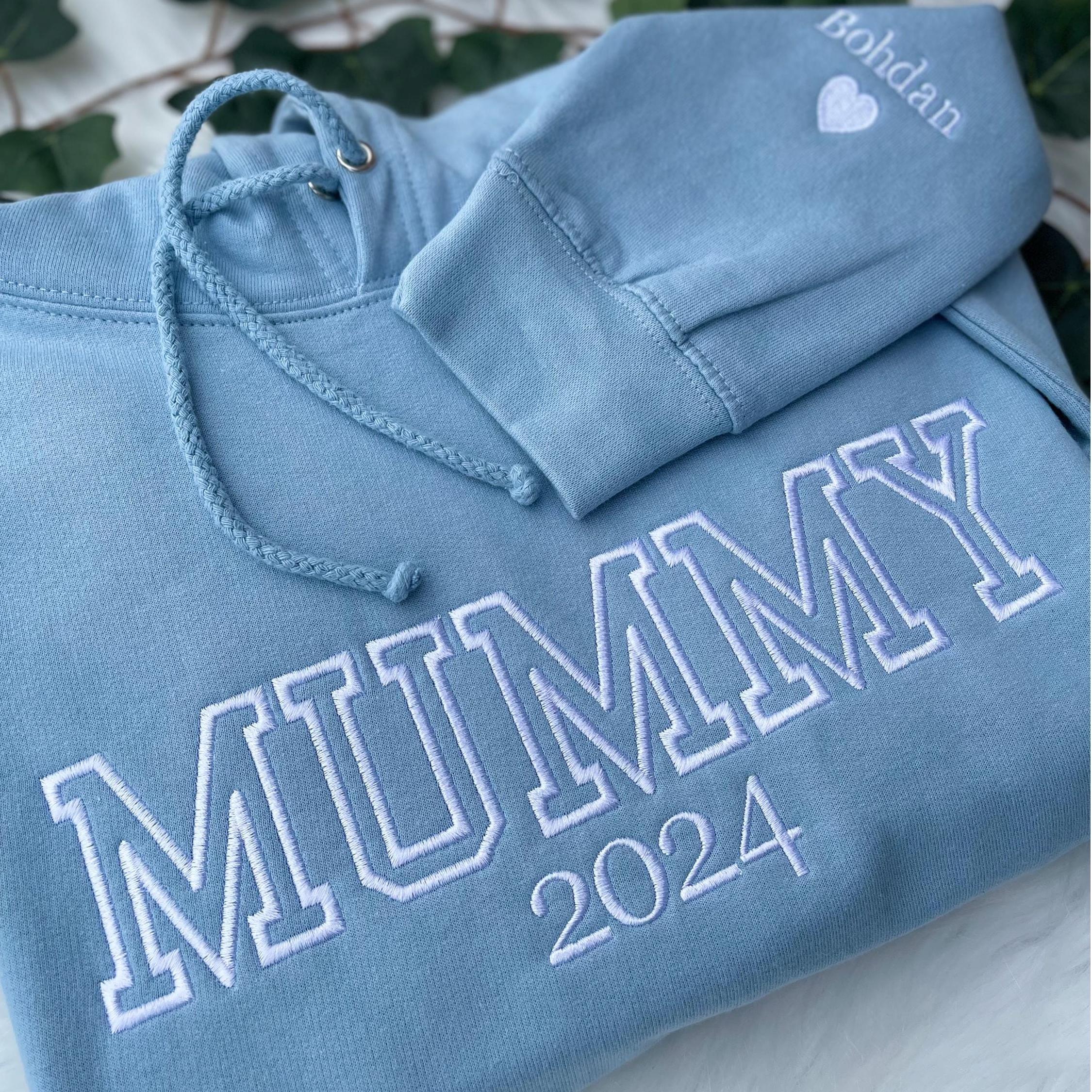 Personalized Mama & Dad Embroidered Sweatshirt With Names On Sleeve