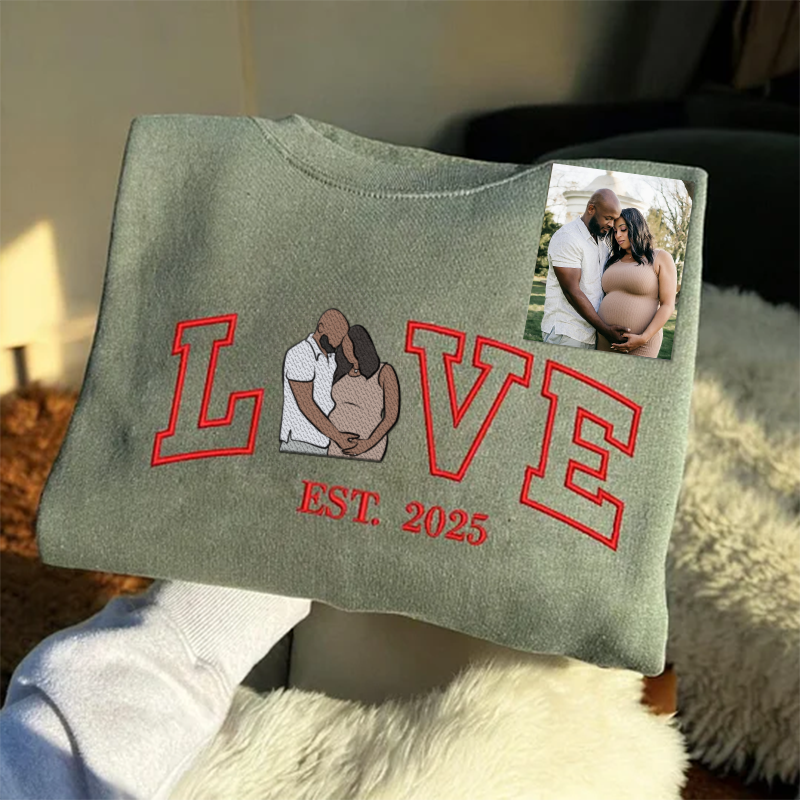 Loversdovey Personalized Embroidered Photo Mom LOVE Est Year Crewneck/Hoodie/T-shirt