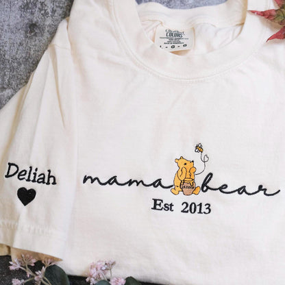 Custom Mama Papa Est EMBROIDERED Winnie the Pooh, Custom Embroidered Pregnancy Announcement, Dad and Mom Sweatshirts
