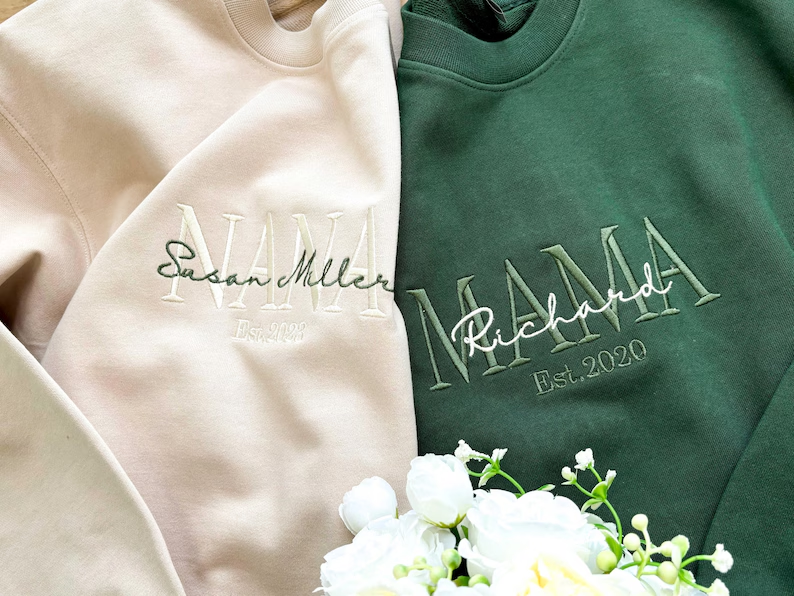 Custom Embroidered Mama Sweatshirt with Kid Name, Mama Sweatshirt, Pregnancy Announcement, Mother’s Day Gift