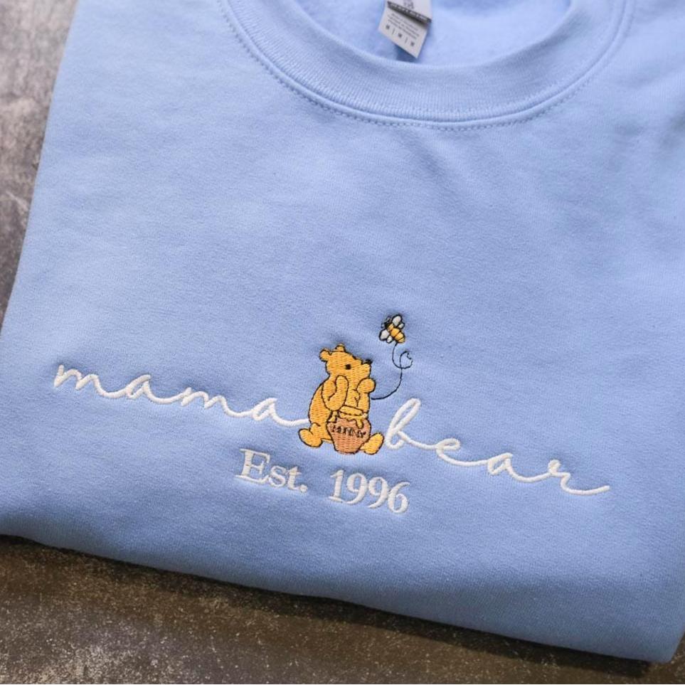 Custom Mama Papa Est EMBROIDERED Winnie the Pooh, Custom Embroidered Pregnancy Announcement, Dad and Mom Sweatshirts