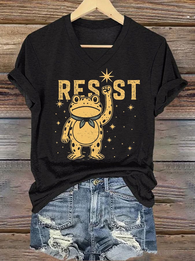 🔥Buy 3 Get 15% Off🔥Women's Retro Resist Frog Print T-Shirt