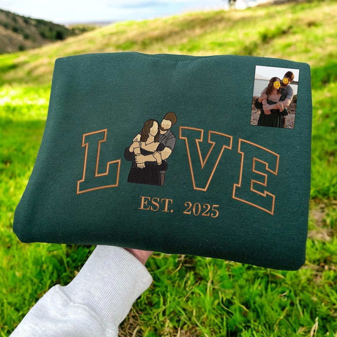 Loversdovey Personalized Embroidered Photo Couple LOVE Est Year Crewneck/Hoodie/T-shirt