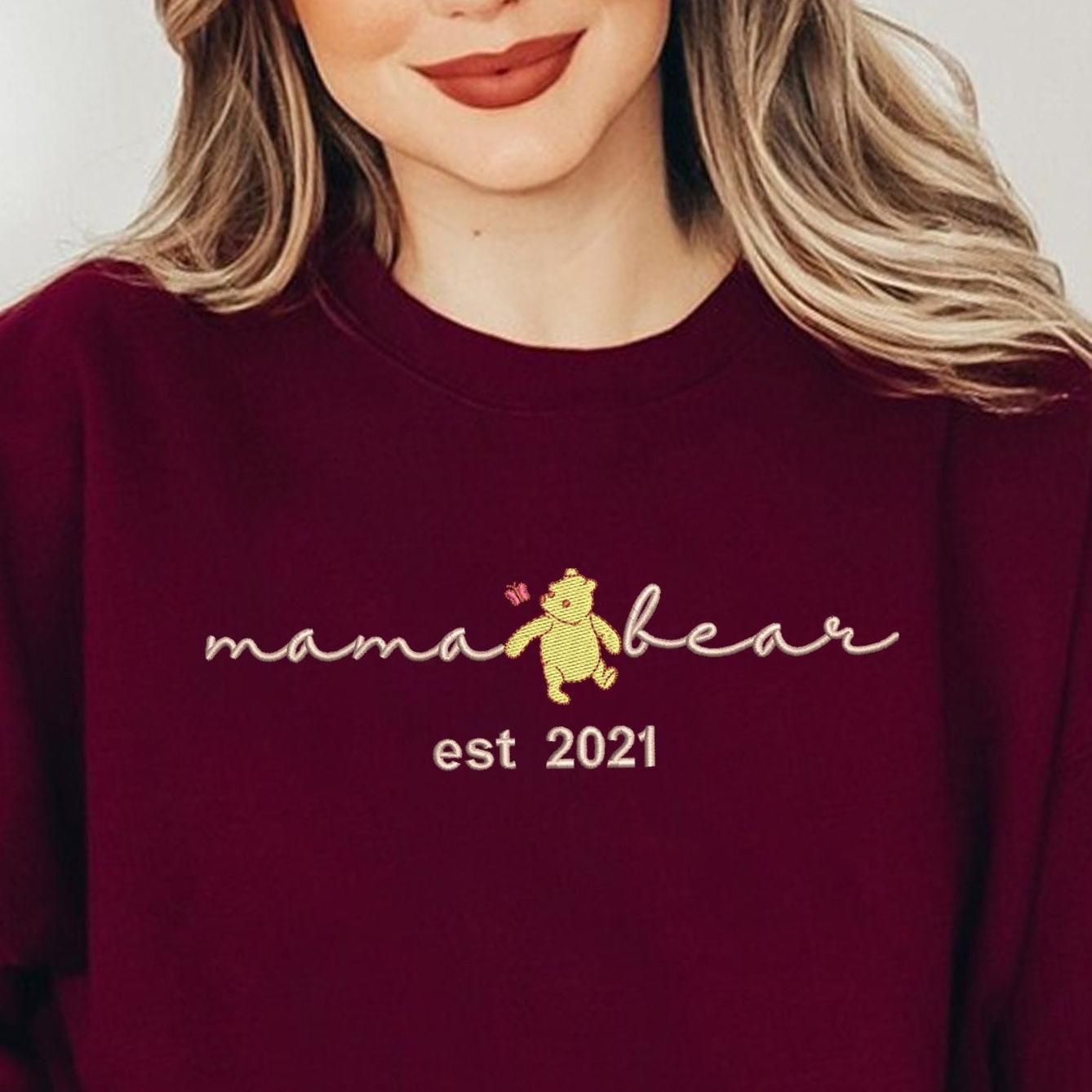 Custom Mama Papa Est EMBROIDERED Winnie the Pooh, Custom Embroidered Pregnancy Announcement, Dad and Mom Sweatshirts