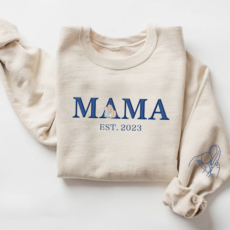 Custom Mama & Me Embroidered Sweatshirt – Personalized Family Portrait with Year & Sleeve Design for Mother’s Day