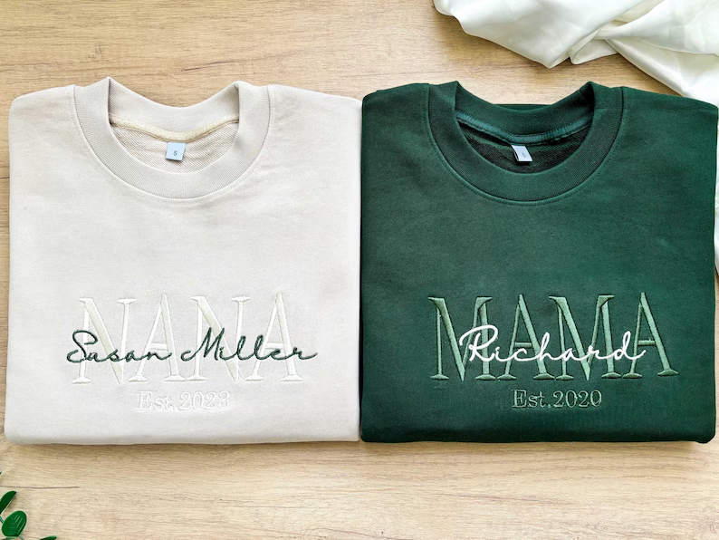 Custom Embroidered Mama Sweatshirt with Kid Name, Mama Sweatshirt, Pregnancy Announcement, Mother’s Day Gift